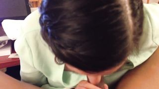 Bella segretaria sbocchina il cazzo del suo capo