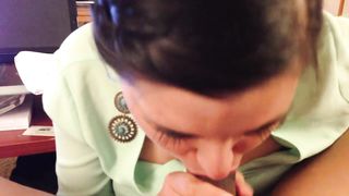 Bella segretaria sbocchina il cazzo del suo capo