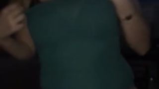 Bella tettona succhia