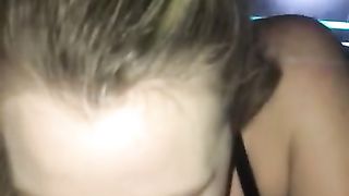 Bella tettona succhia