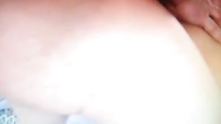 Viene sul culo della trav