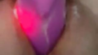 Lei si masturba così