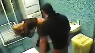 Video porno -  rossa succhia