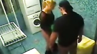 Video porno -  rossa succhia