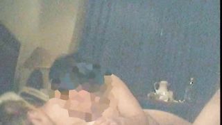 Le succhia il clitoride