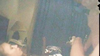 Le succhia il clitoride