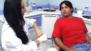 Anteprima del video: Video porno - sesso dalla dentista