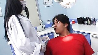 Video porno - sesso dalla dentista