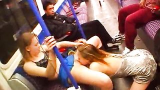 Sesso voyeur in metropolitana