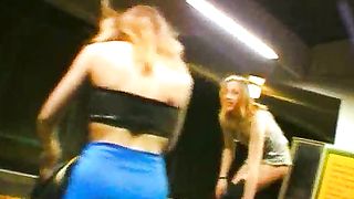 Sesso voyeur in metropolitana