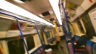 Sesso voyeur in metropolitana