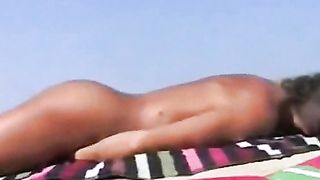 Anteprima del video: Masturbazione in spiaggia