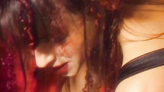 Mistress e schiava tettona