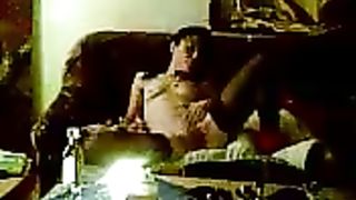 Uomo porco invita amica bionda per sesso a casa sua