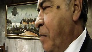 Film porno italiano gratis giovane troia fa sesso con vecchi maiali