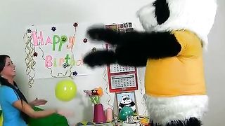 Teenager americana fa pompino alla mascotte