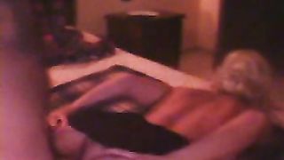 Ragazza brasiliana succhia cazzi