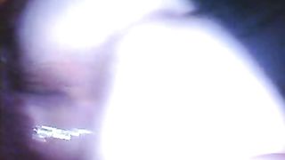 Ragazza brasiliana succhia cazzi