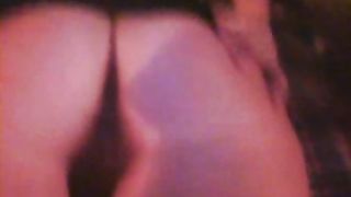 Ragazza brasiliana succhia cazzi