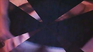 Ragazza brasiliana succhia cazzi