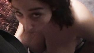 Pompino da tettona amatoriale