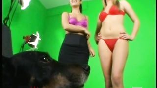 Liceale chiavata sul divanetto