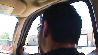 Anteprima del video: Eva Angelina rimorchiata e chiavata