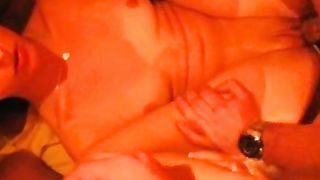 Fica giovane trombata da due maniaci