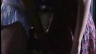 Schiava bionda viene frustata