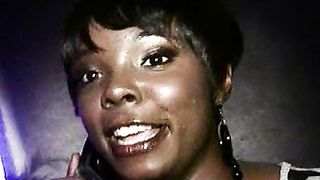 Anteprima del video: Puttana nera rimorchiata in un night