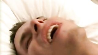 Cazzo nero sfonda il culo di una troia