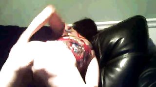 Milf bruna amatoriale si tocca in cam