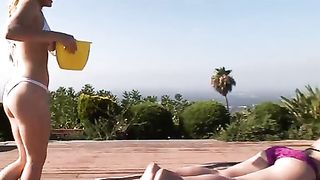 Orgia lesbo a bordo piscina