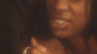 Bella puttana nera fa pompino