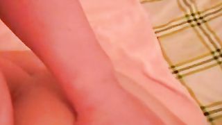 Asiatica succhia cazzo piccolo