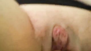 A Laura di Pisa piace farsela morsicare