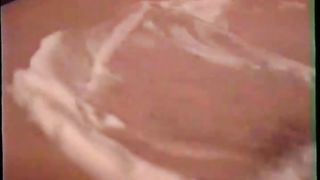 Il capo di mio marito mi ha rasato la figa