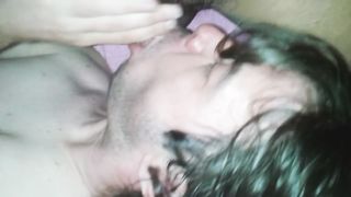 Ragazzo italiano succhia il cazzo del suo amico