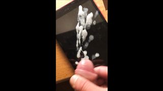 Anteprima del video: Sborrata su ipad