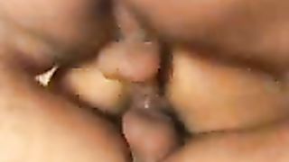 Lo vuole tutto nel culo e gode