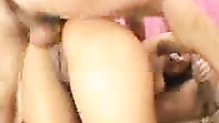 Lo vuole tutto nel culo e gode