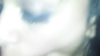 Milfona mi succhia l'uccello