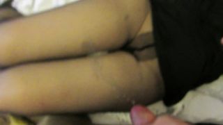 Ho sborrato sopra le collant di mia zia