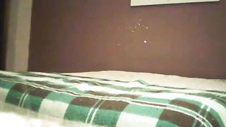 Trans bruna tettona si sega il cazzo e sborra