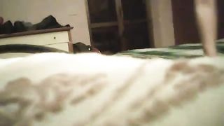 Trans bruna tettona si sega il cazzo e sborra