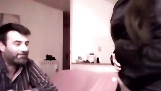 Uomo sposato si diverte a casa mia