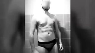 Marco Bull Milano porco e dotato!