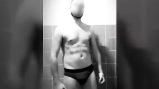 Marco Bull Milano porco e dotato!