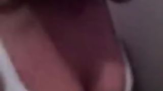 Fa la troia nei bagni della Scuola