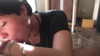 Sara mi succhia il cazzo dopo i compiti